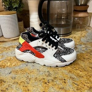 Nike Hurache size 4.5
